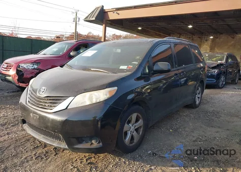 2011 Toyota Sienna Le V6 z USA, uszkodzony, nr VIN 5TDKK3DC2BS021747